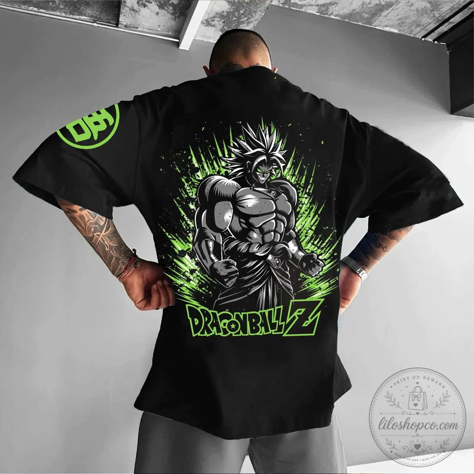 Oversized T-Shirt Featuring Broly as a Legendary Super Saiyan from Dragon Ball Z